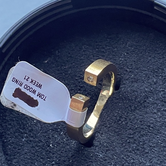 NEW 10.75 US Tom Wood split gate 9 Kt Satin Gold Diamond ring - Picture 1 of 15